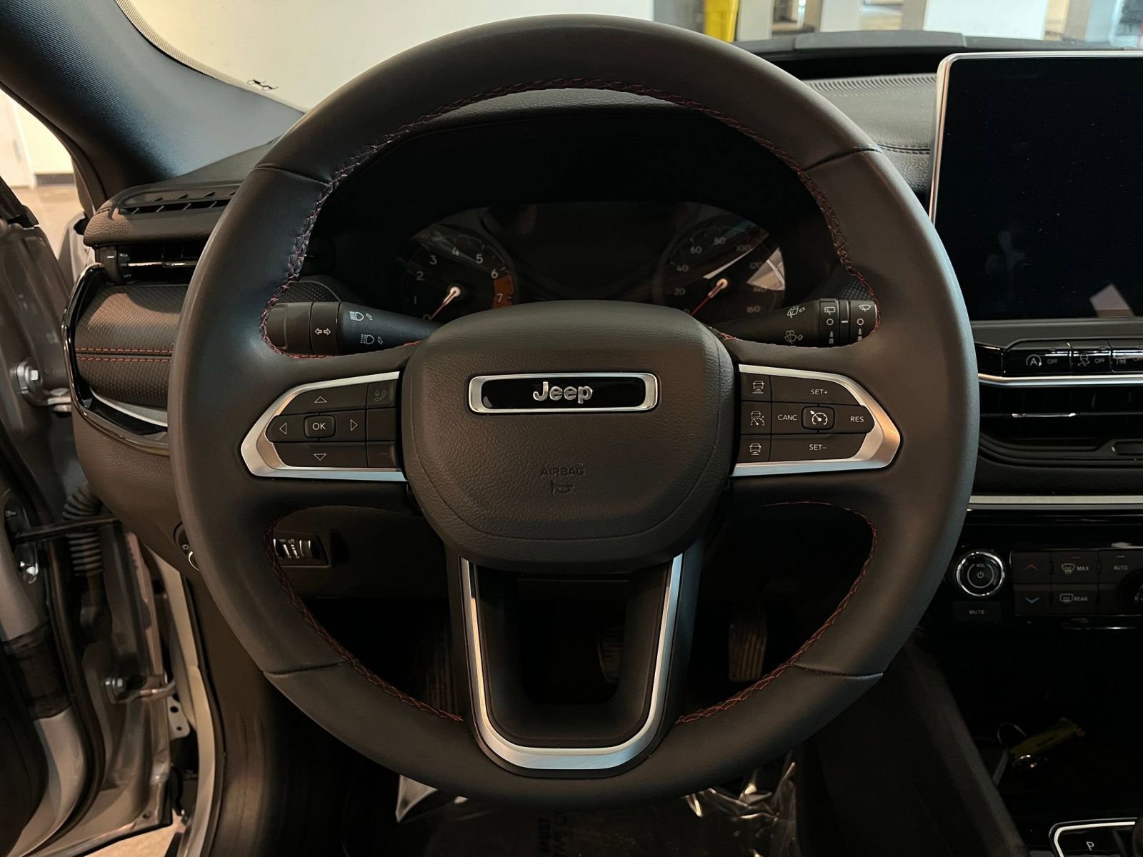 Thumbnail: 2025 Jeep Compass - 28