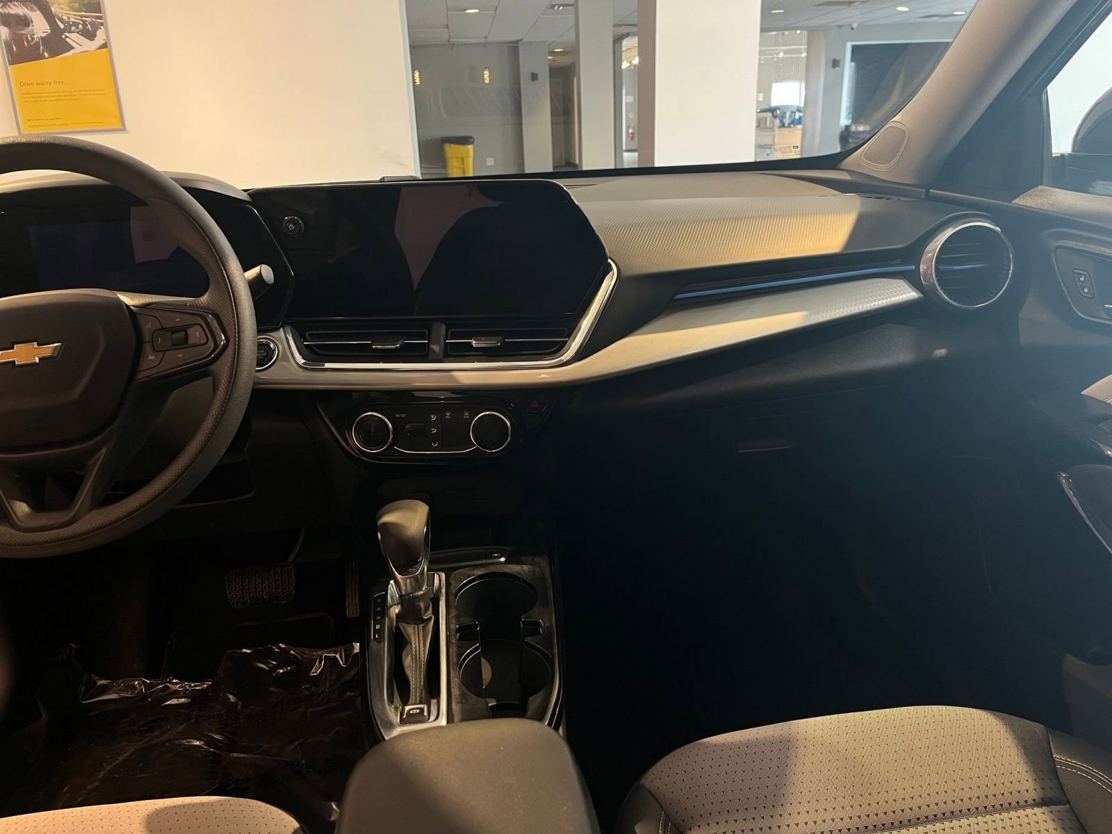 Thumbnail: 2025 Chevrolet Trax - 34