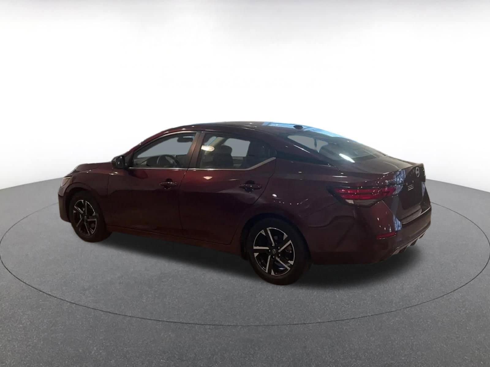 Thumbnail: 2025 Nissan Sentra - 10