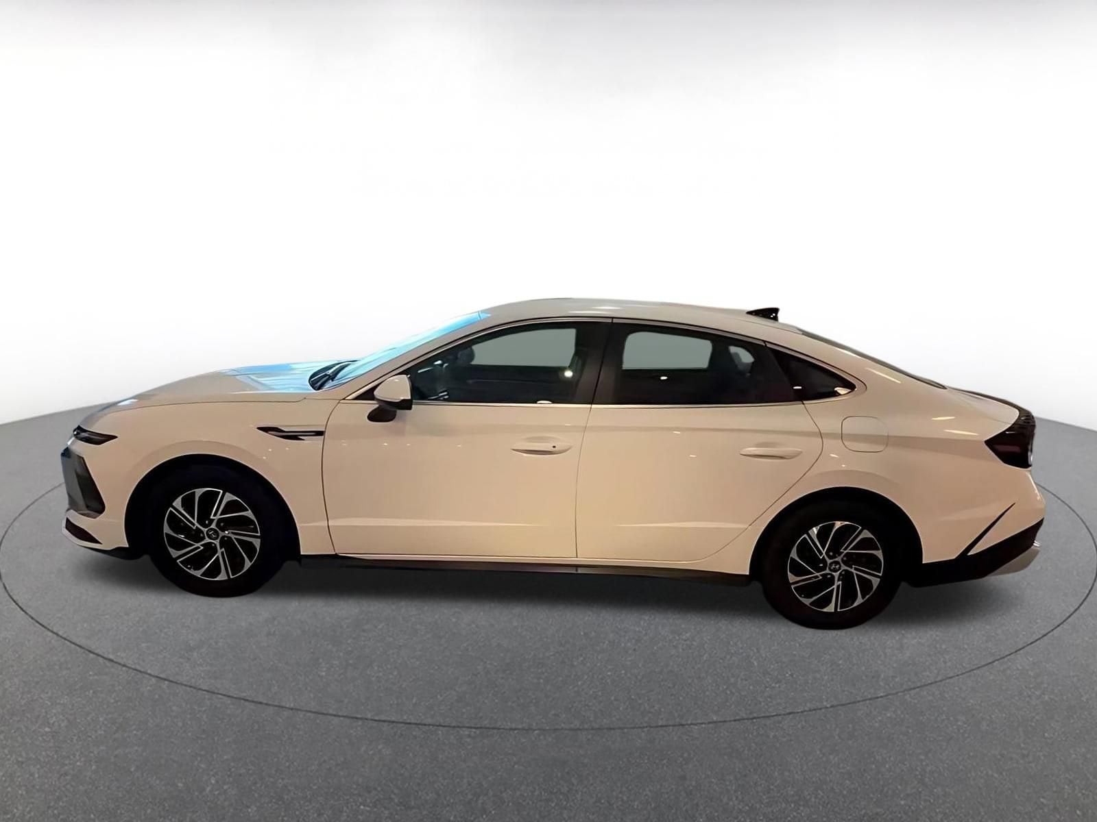 Thumbnail: 2026 Hyundai Sonata - 10