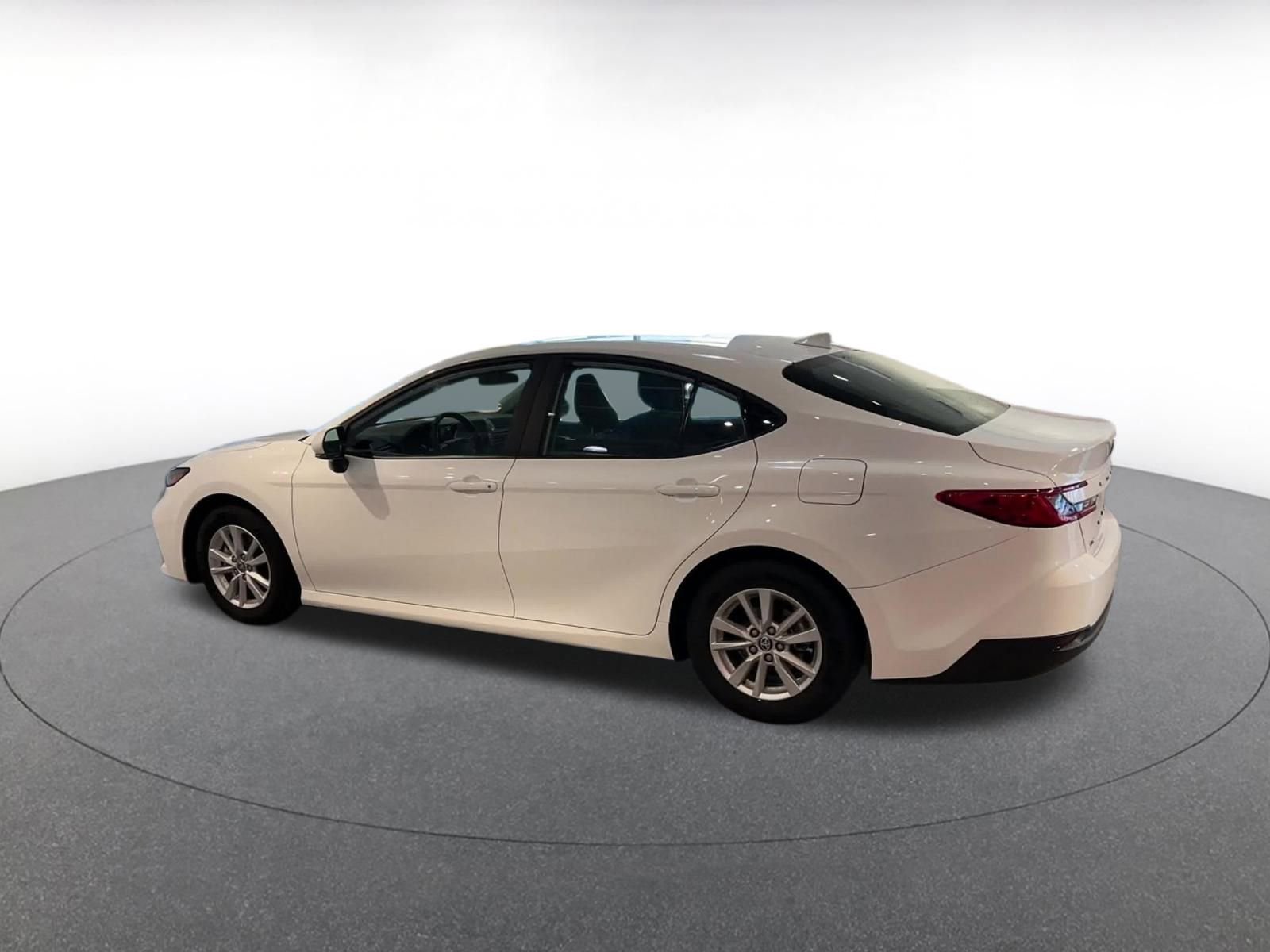 Thumbnail: 2025 Toyota Camry - 10