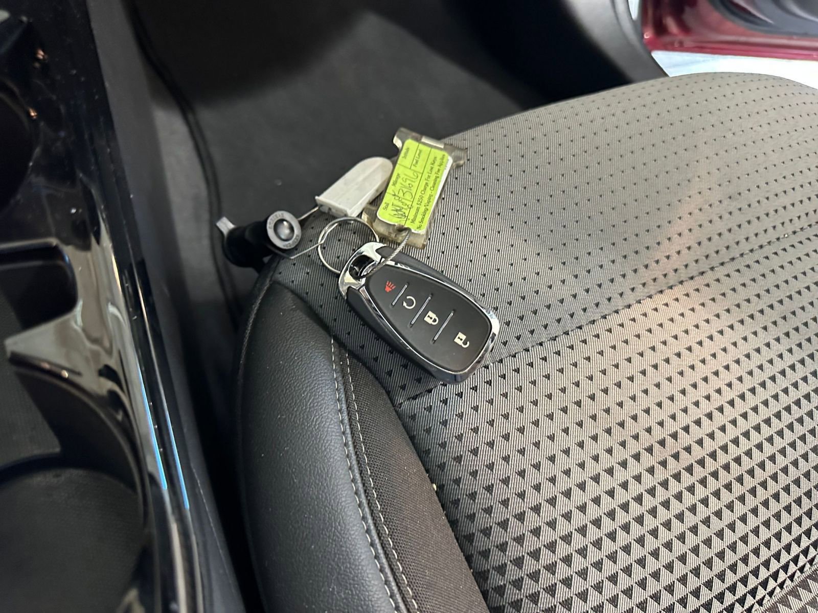 Thumbnail: 2025 Chevrolet Trax - 21