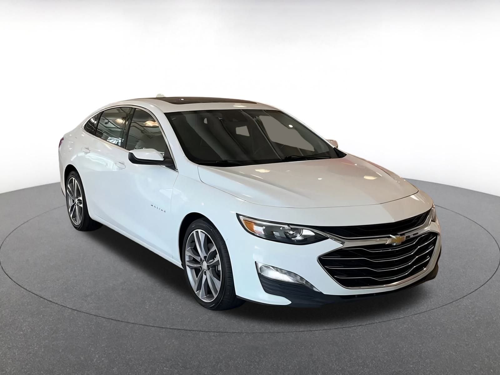 Thumbnail: 2023 Chevrolet Malibu - 3