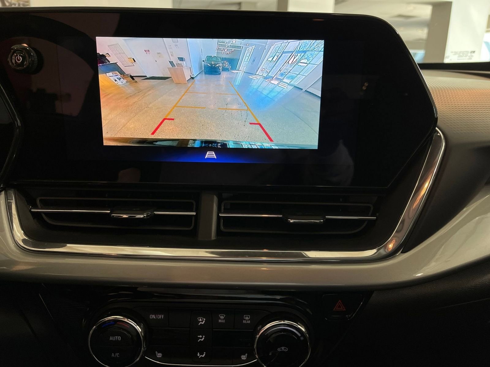 Thumbnail: 2025 Chevrolet Trax - 23