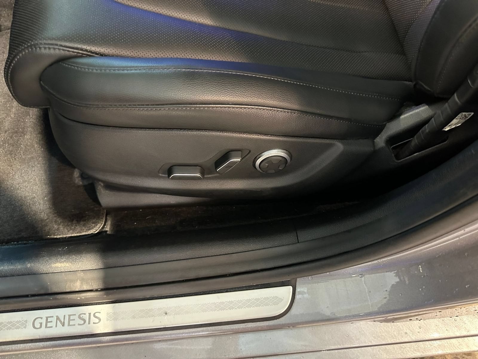 Thumbnail: 2026 Genesis G80 - 23