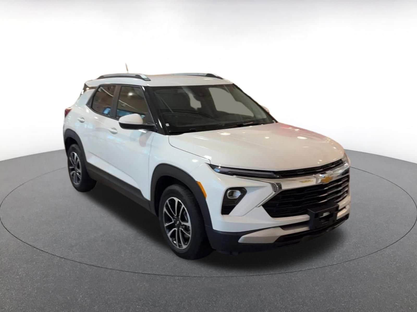 Thumbnail: 2025 Chevrolet TrailBlazer - 3