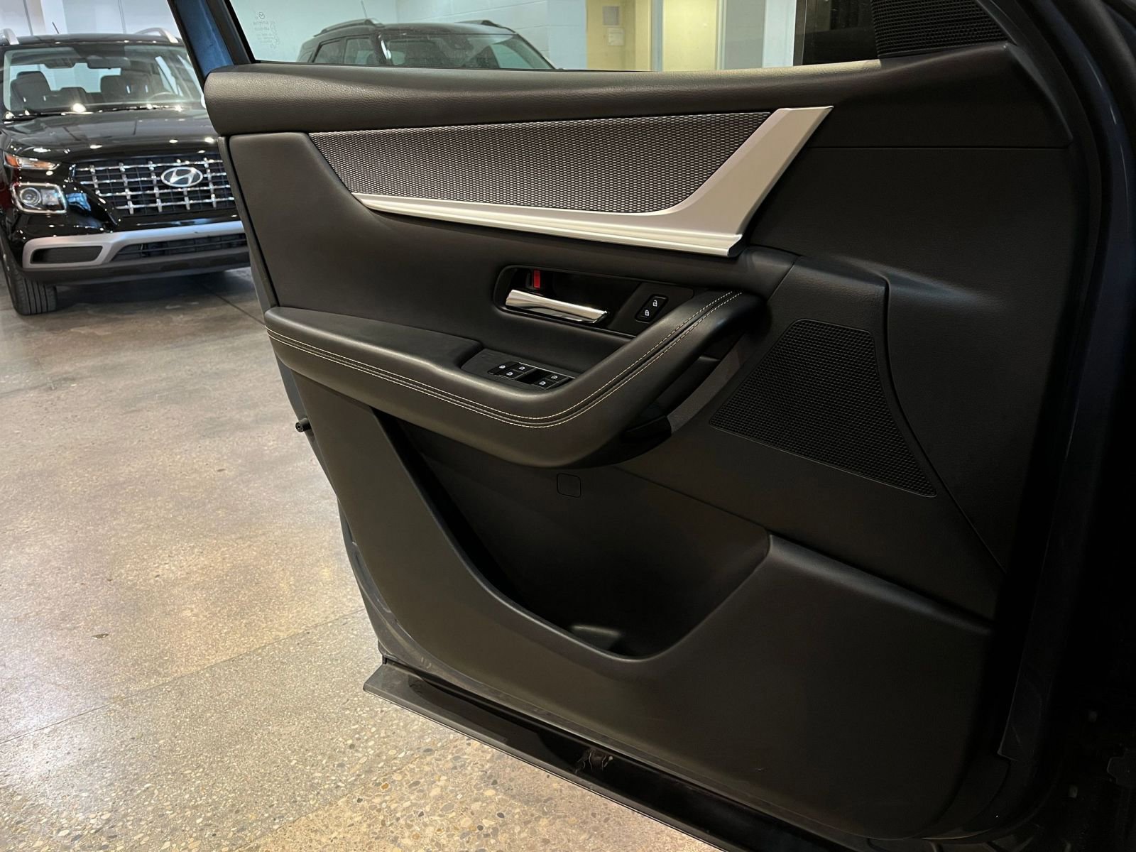 Thumbnail: 2025 Mazda CX-70 - 20