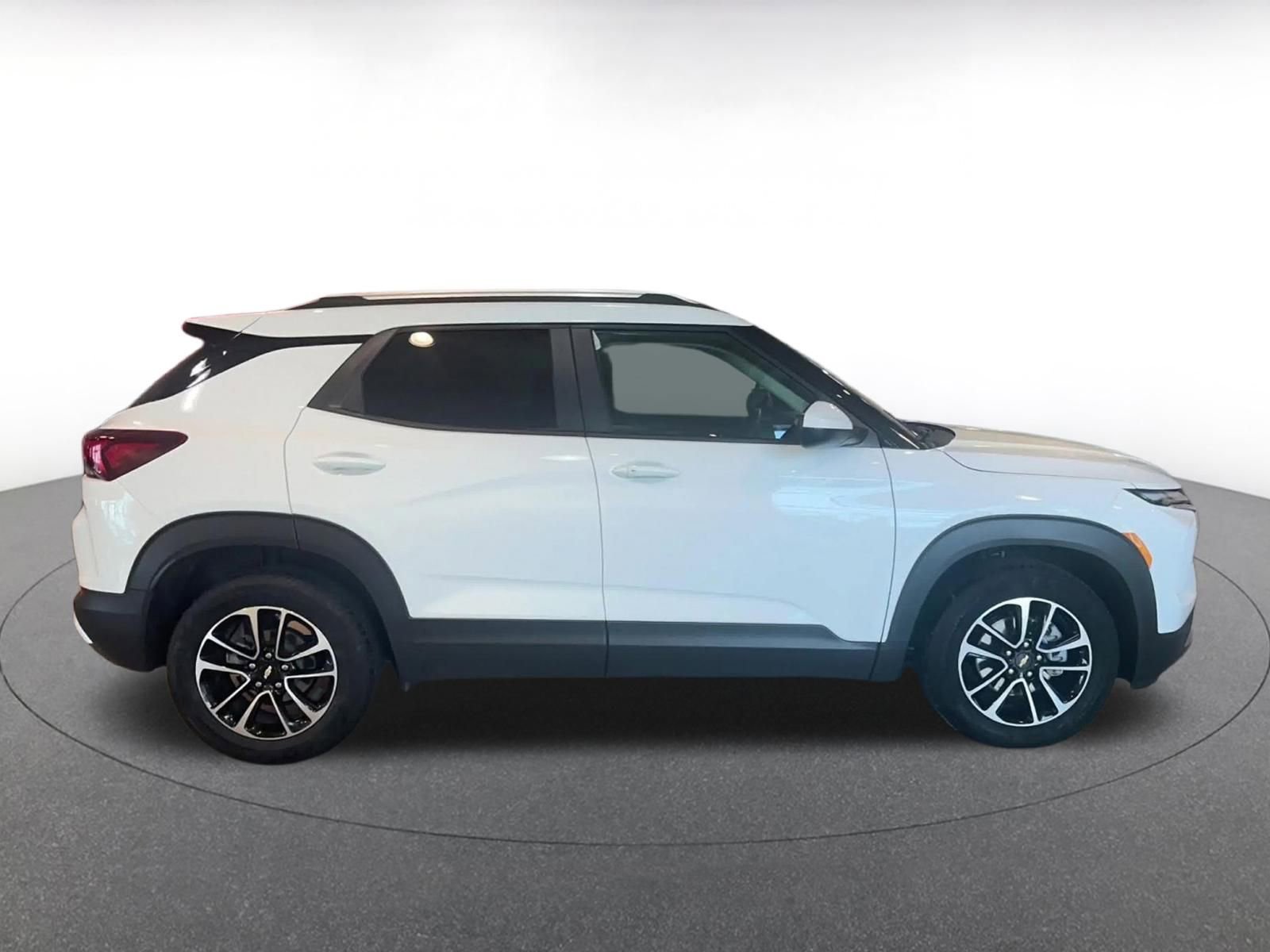 Thumbnail: 2025 Chevrolet TrailBlazer - 16