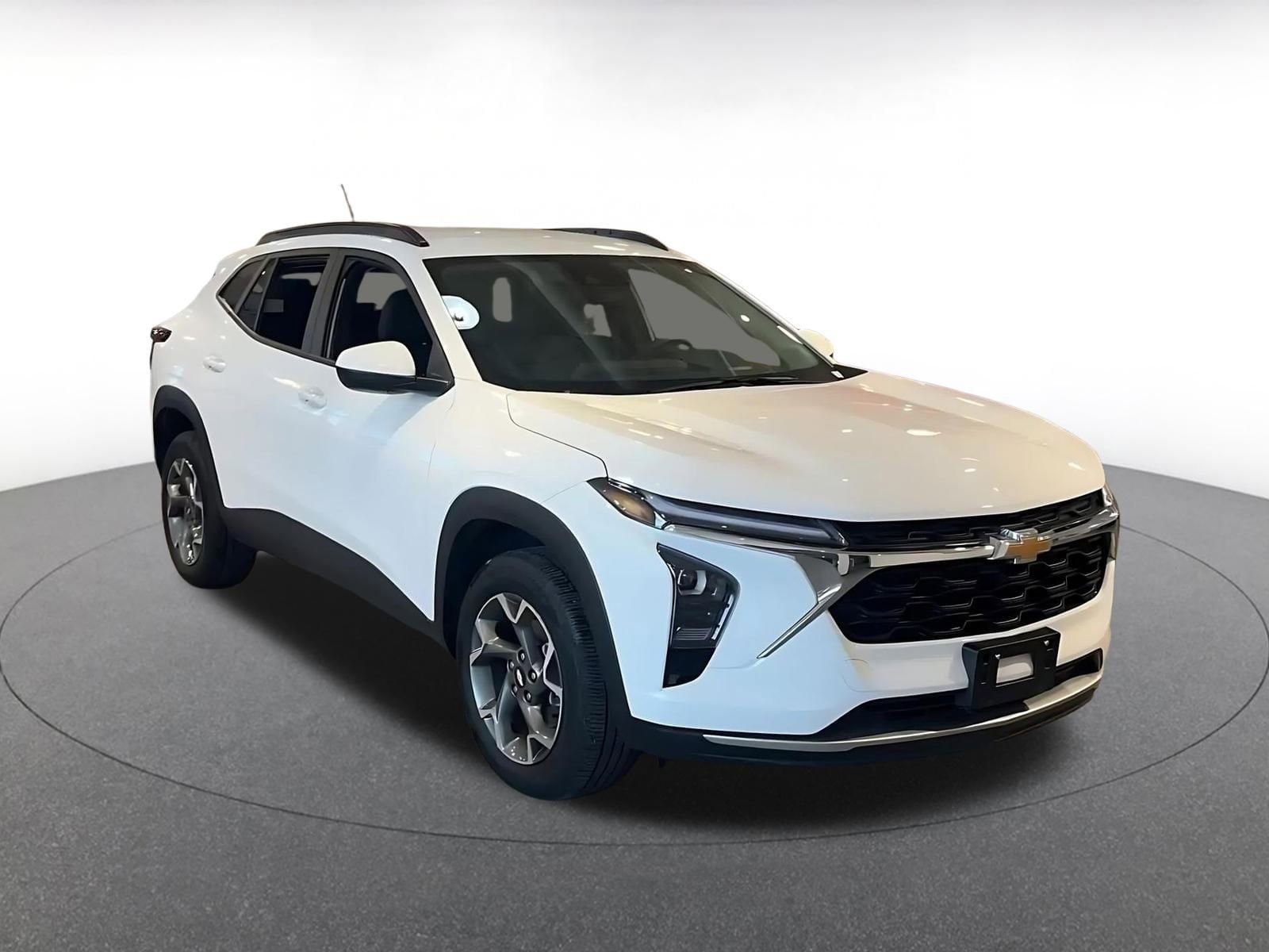 Thumbnail: 2025 Chevrolet Trax - 3