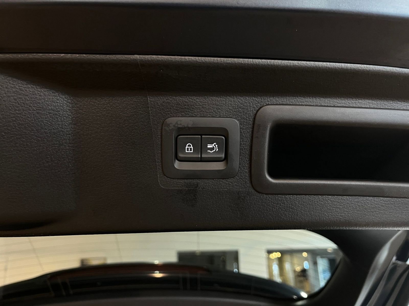 Thumbnail: 2025 Mazda CX-50 - 23