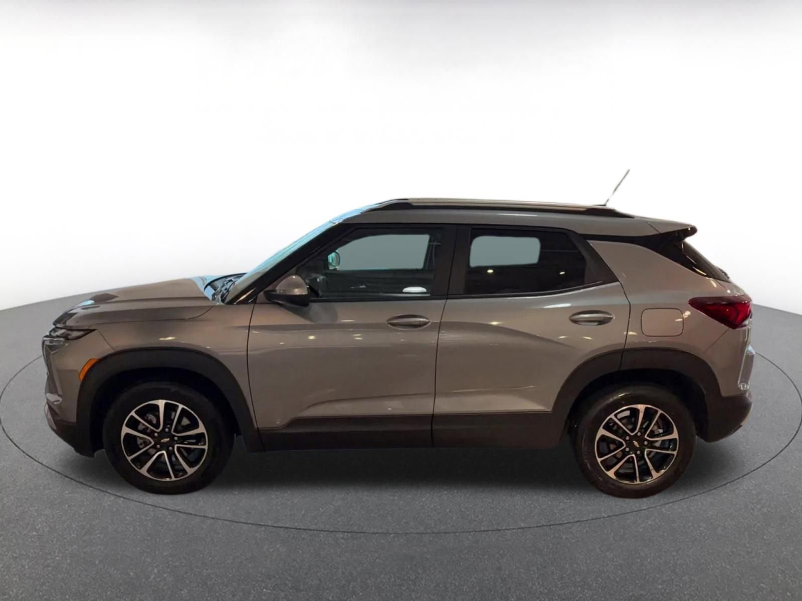 Thumbnail: 2025 Chevrolet TrailBlazer - 9