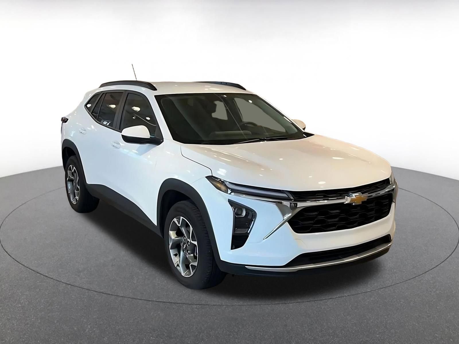 Thumbnail: 2025 Chevrolet Trax - 3