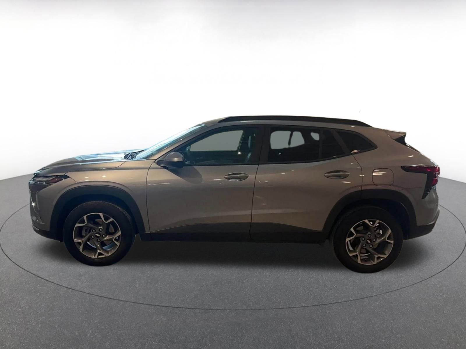 Thumbnail: 2025 Chevrolet Trax - 9