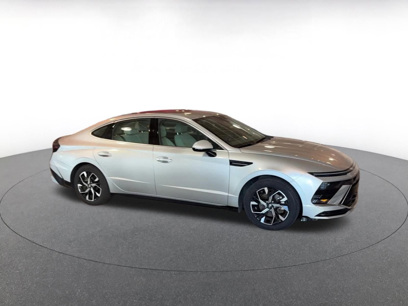 Thumbnail: 2025 Hyundai Sonata - 2