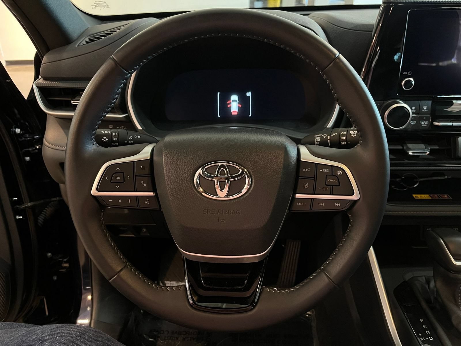 Thumbnail: 2025 Toyota Highlander - 29