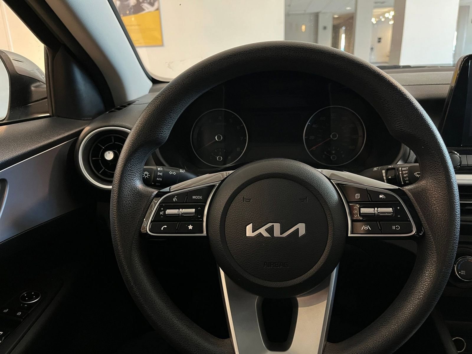Thumbnail: 2024 Kia Forte - 25