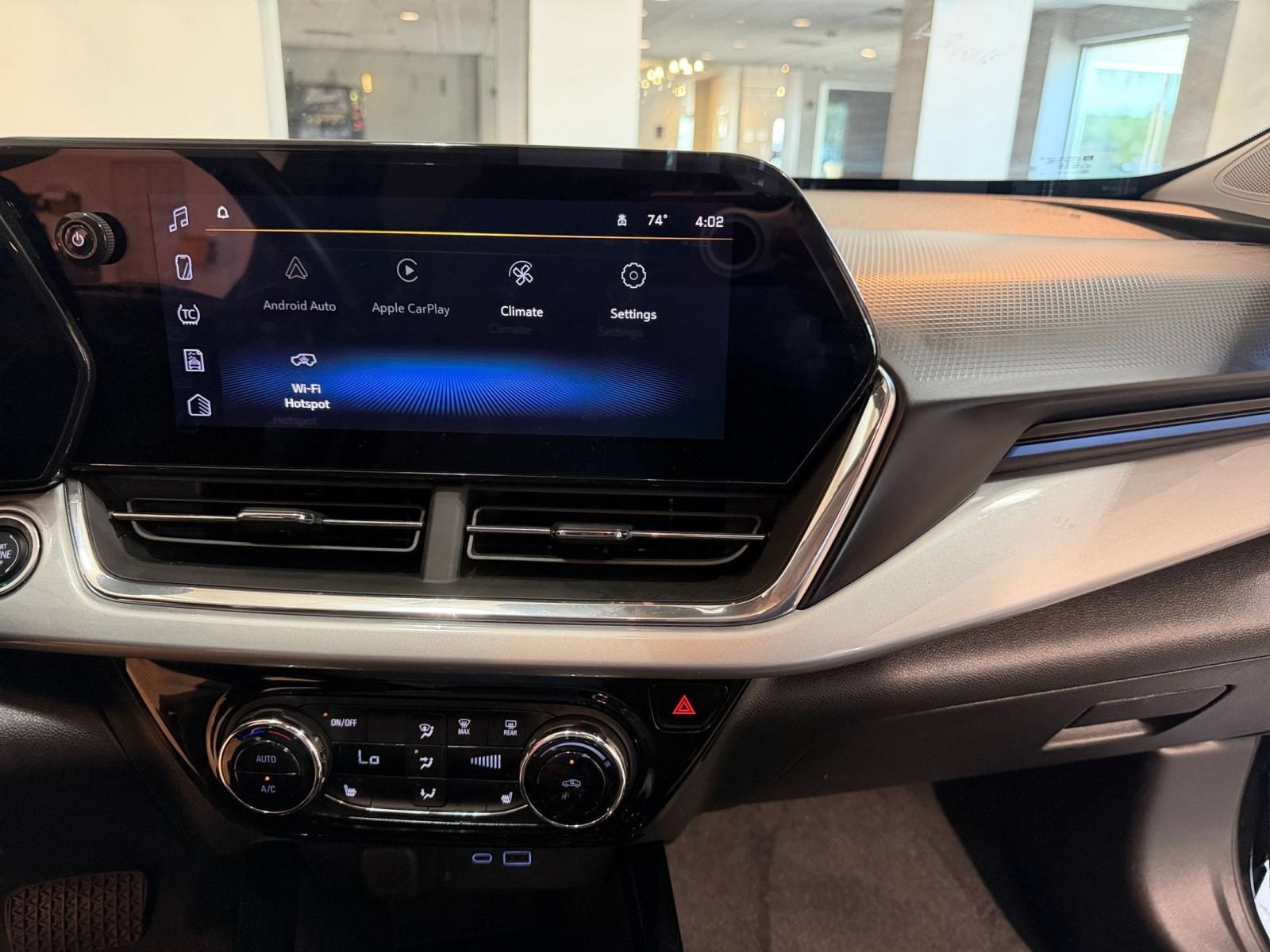 Thumbnail: 2025 Chevrolet Trax - 17