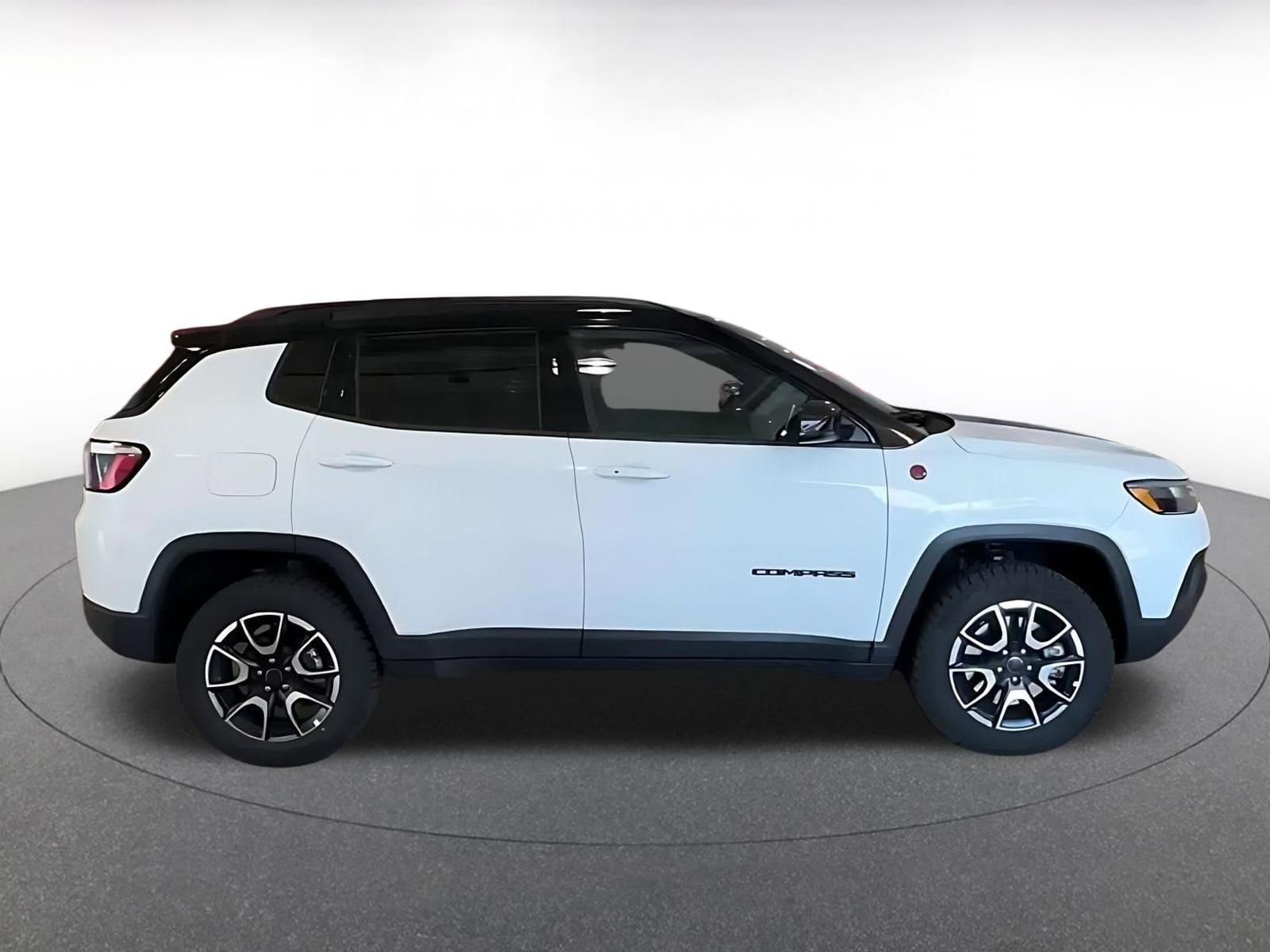 Thumbnail: 2025 Jeep Compass - 15