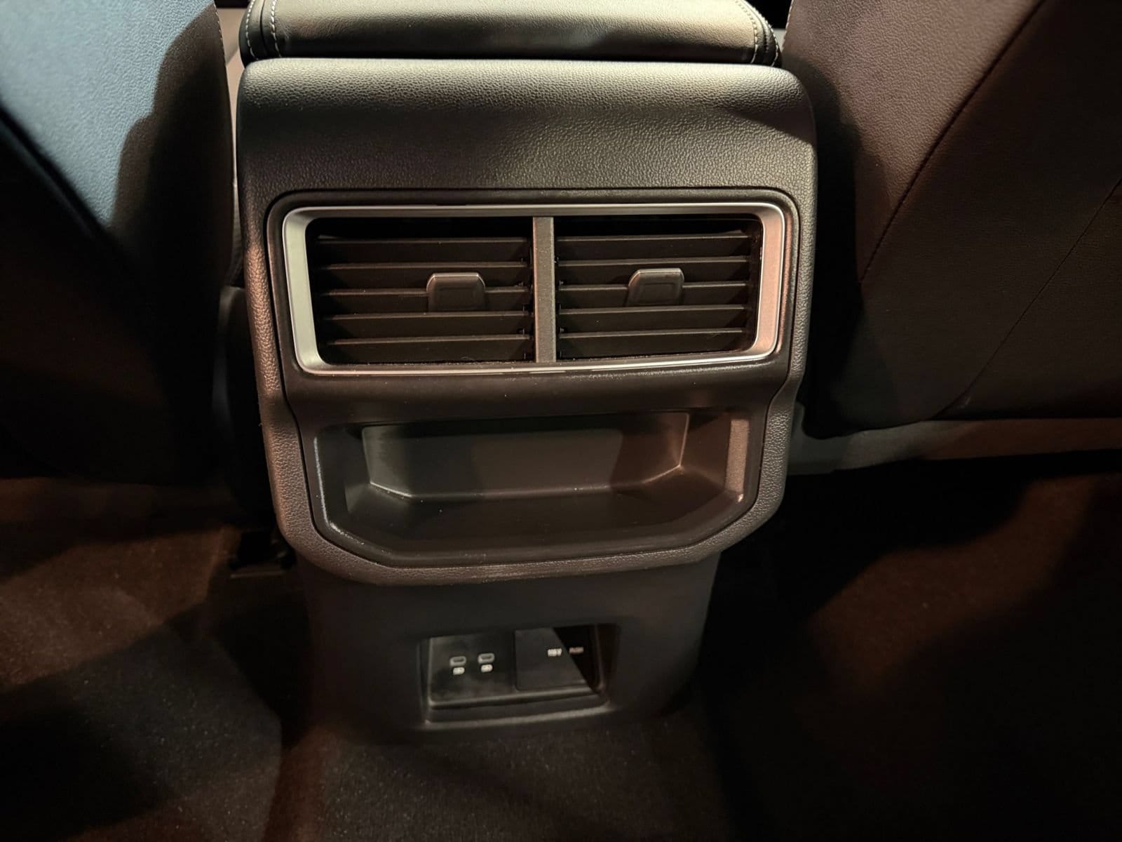 Thumbnail: 2026 Volkswagen Atlas - 24