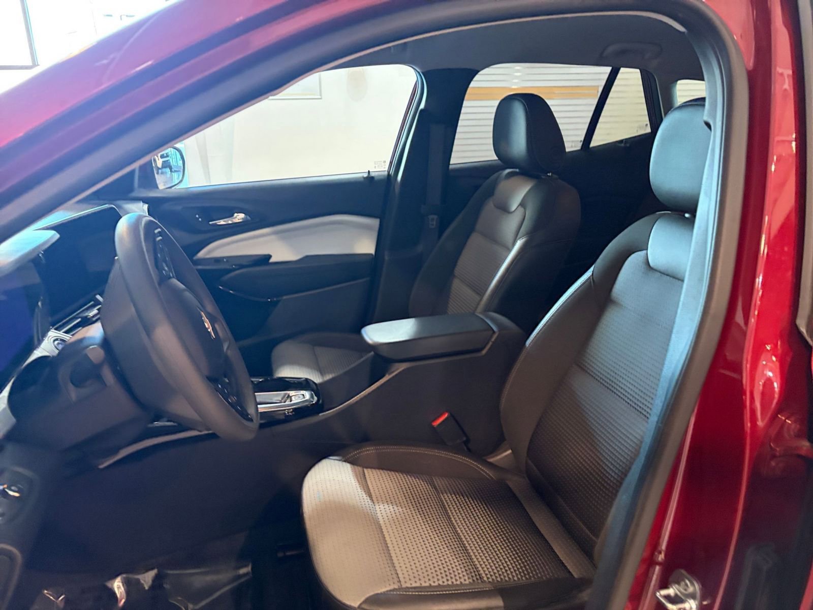 Thumbnail: 2025 Chevrolet Trax - 25