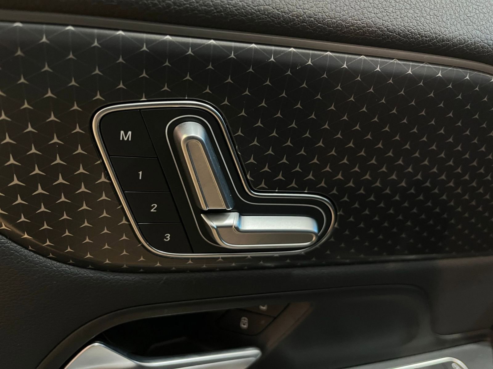 Thumbnail: 2025 Mercedes-Benz GLA - 22