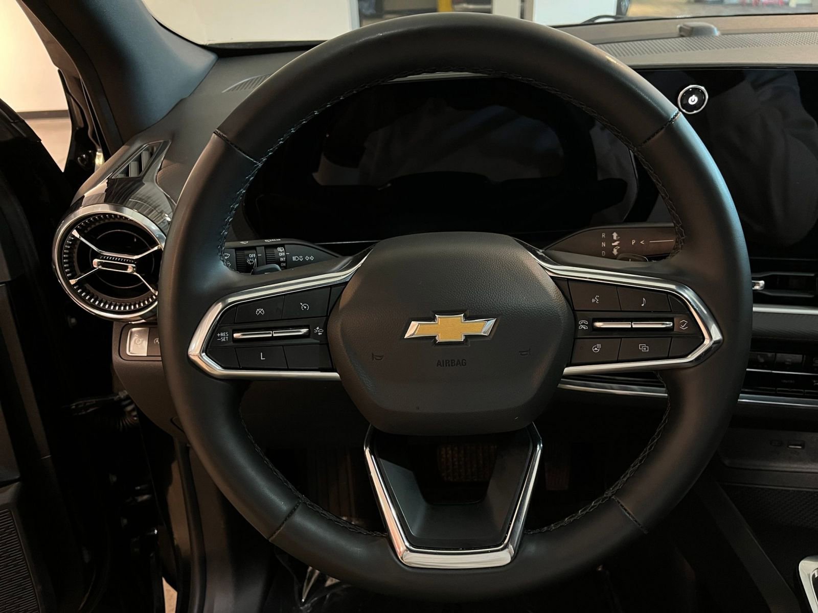 Thumbnail: 2025 Chevrolet Equinox - 29