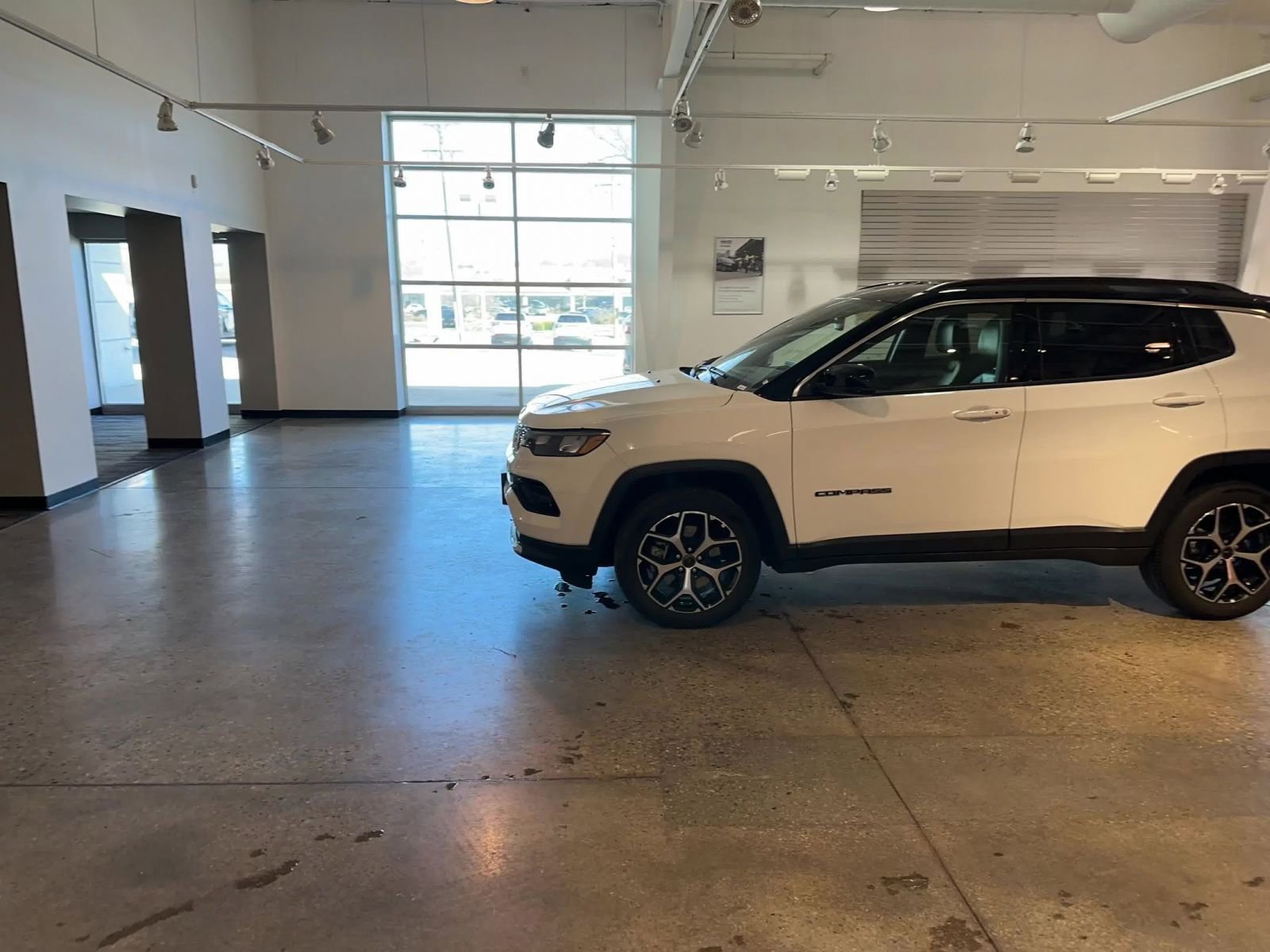 Thumbnail: 2025 Jeep Compass - 9