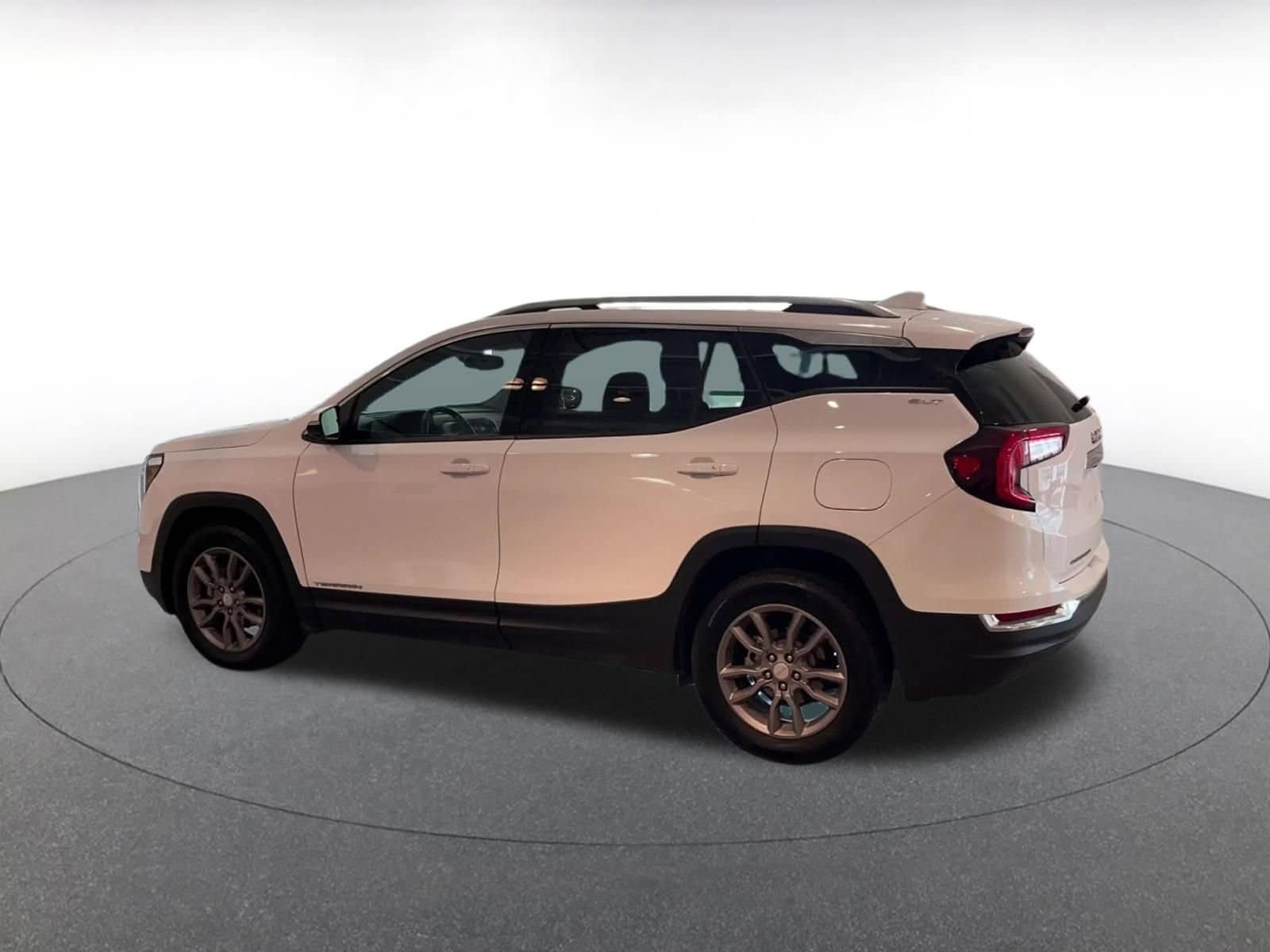 Thumbnail: 2024 GMC Terrain - 10