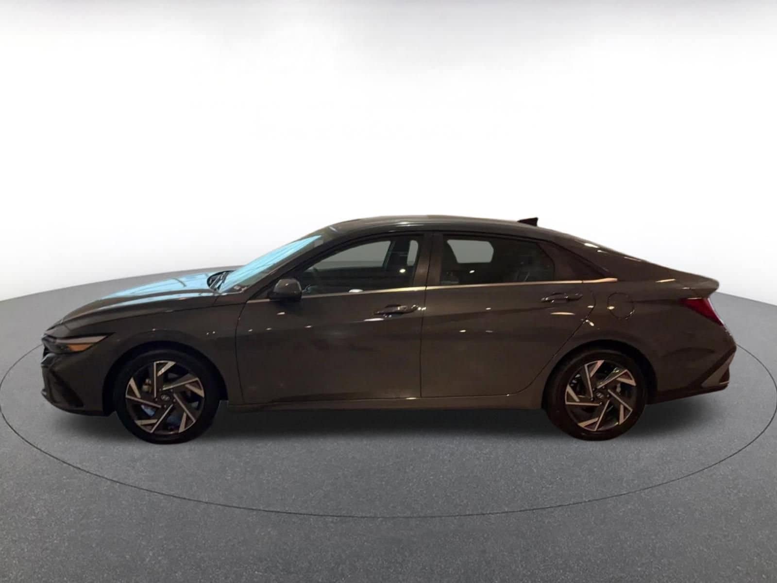 Thumbnail: 2025 Hyundai Elantra - 9