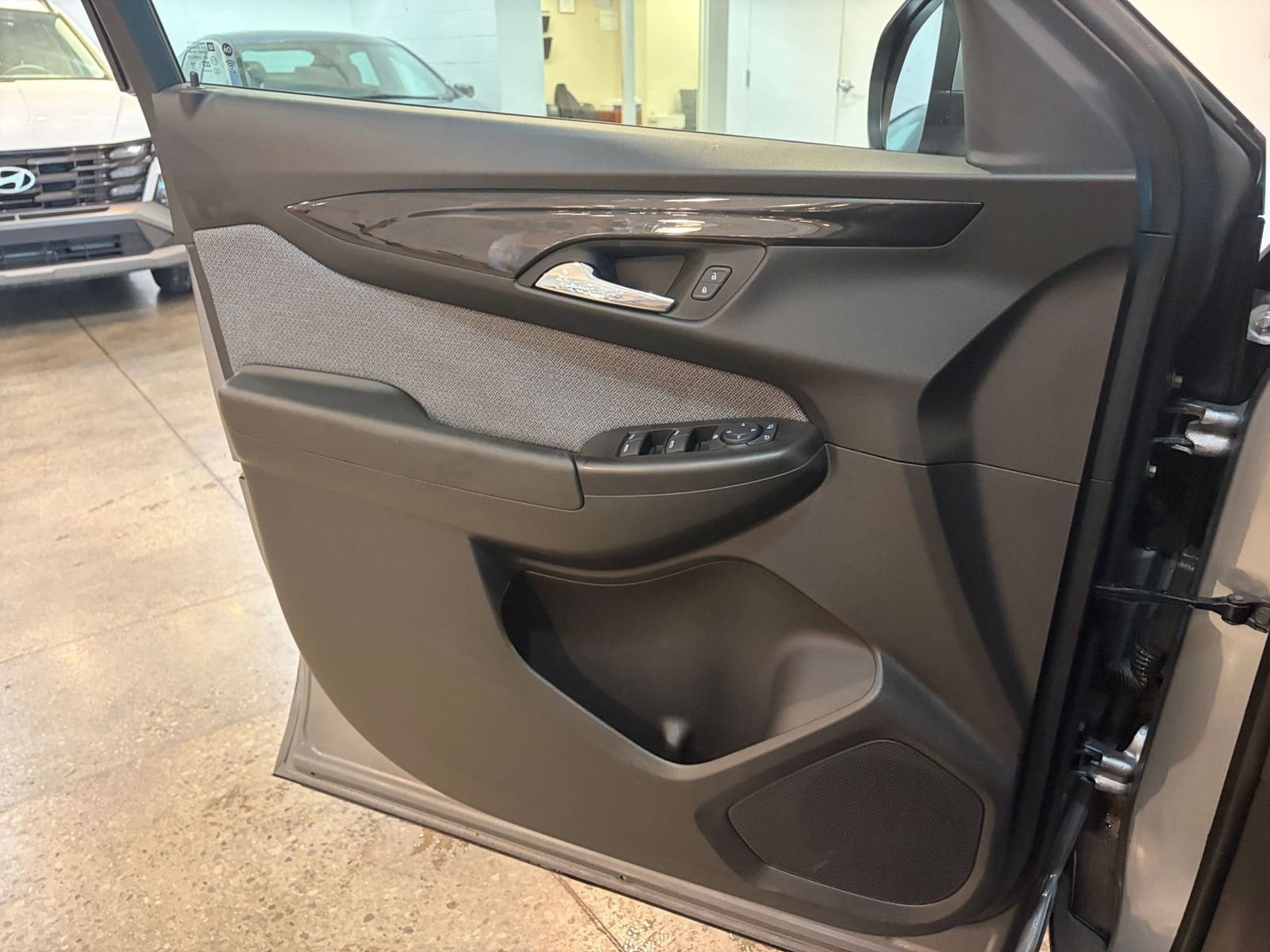 Thumbnail: 2025 Chevrolet TrailBlazer - 20