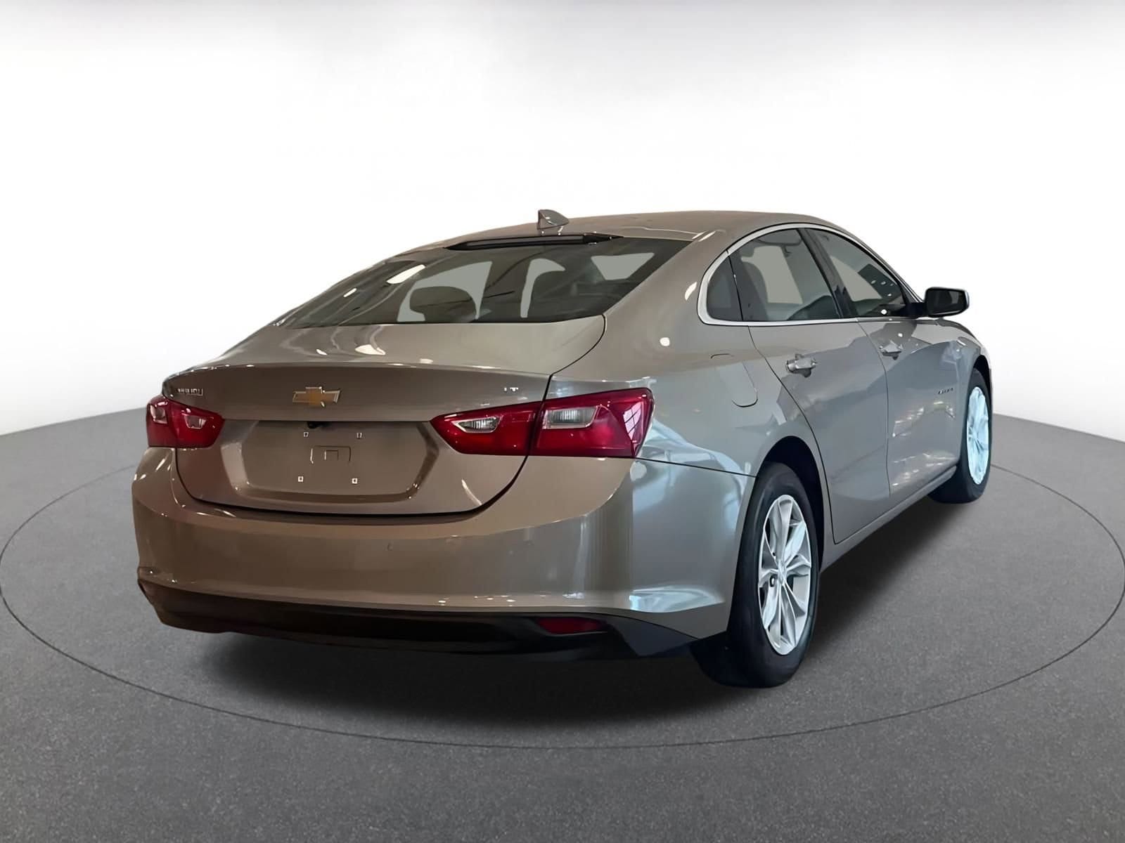 Thumbnail: 2024 Chevrolet Malibu - 13