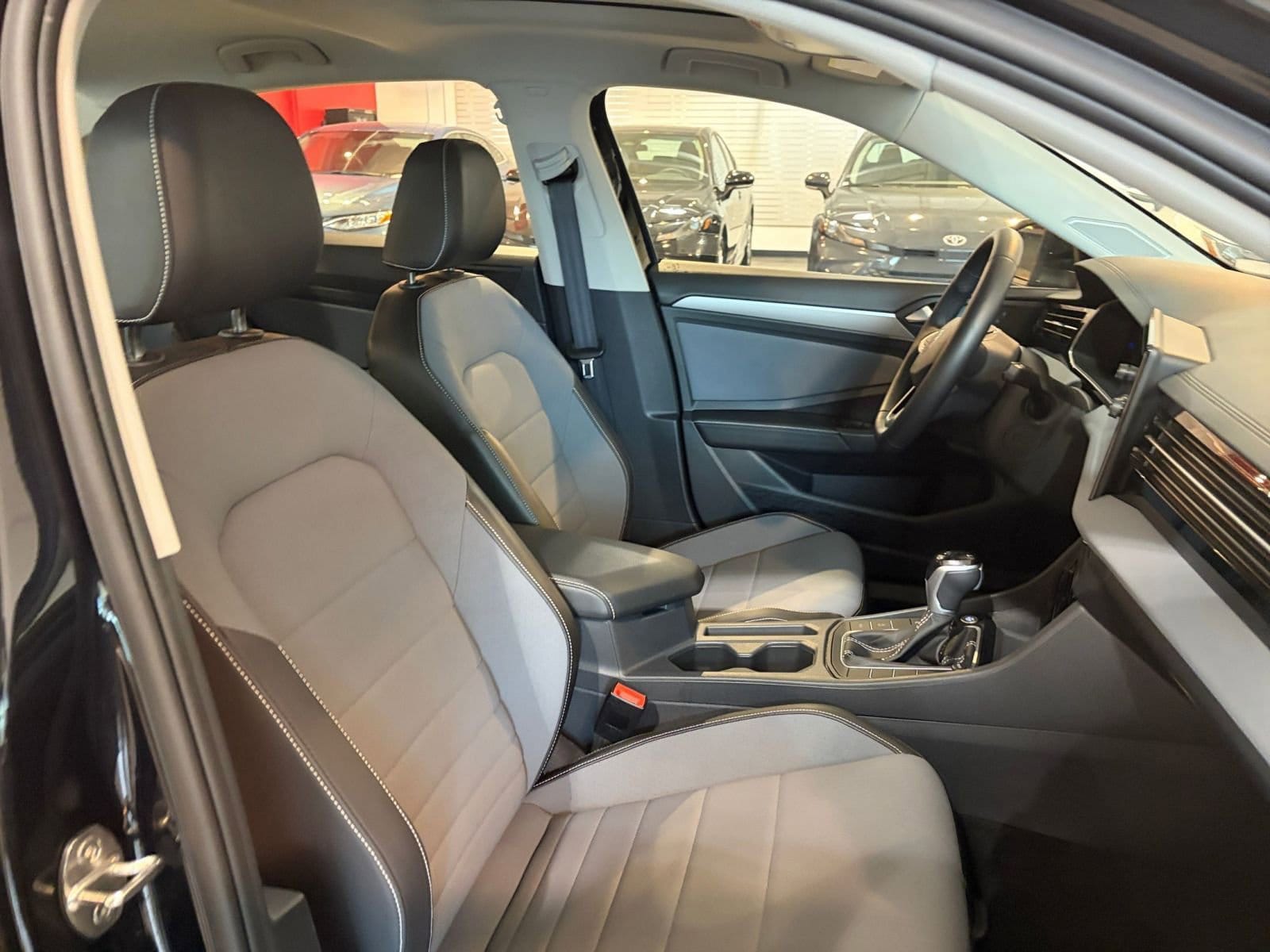 Thumbnail: 2025 Volkswagen Jetta - 35