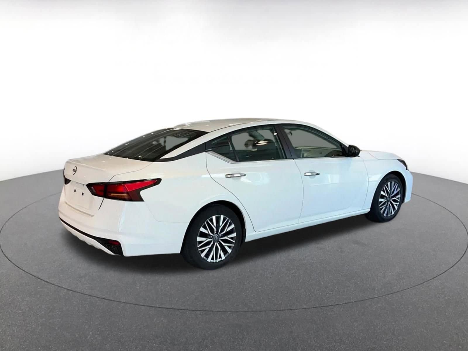 Thumbnail: 2025 Nissan Altima - 15