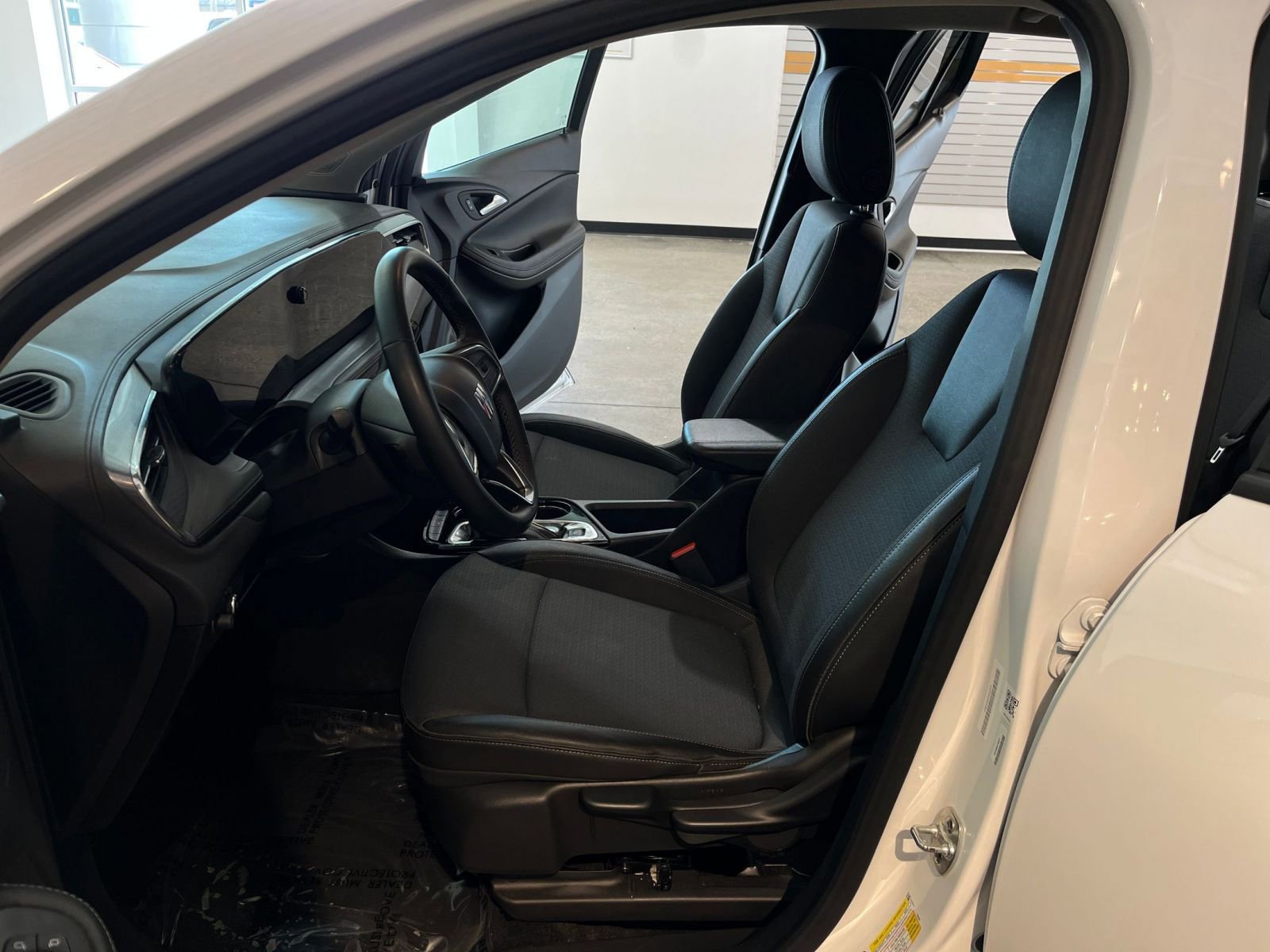 Thumbnail: 2025 Buick Encore GX - 27