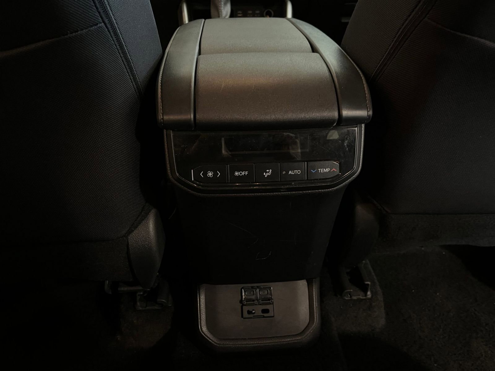 Thumbnail: 2025 Toyota Highlander - 24