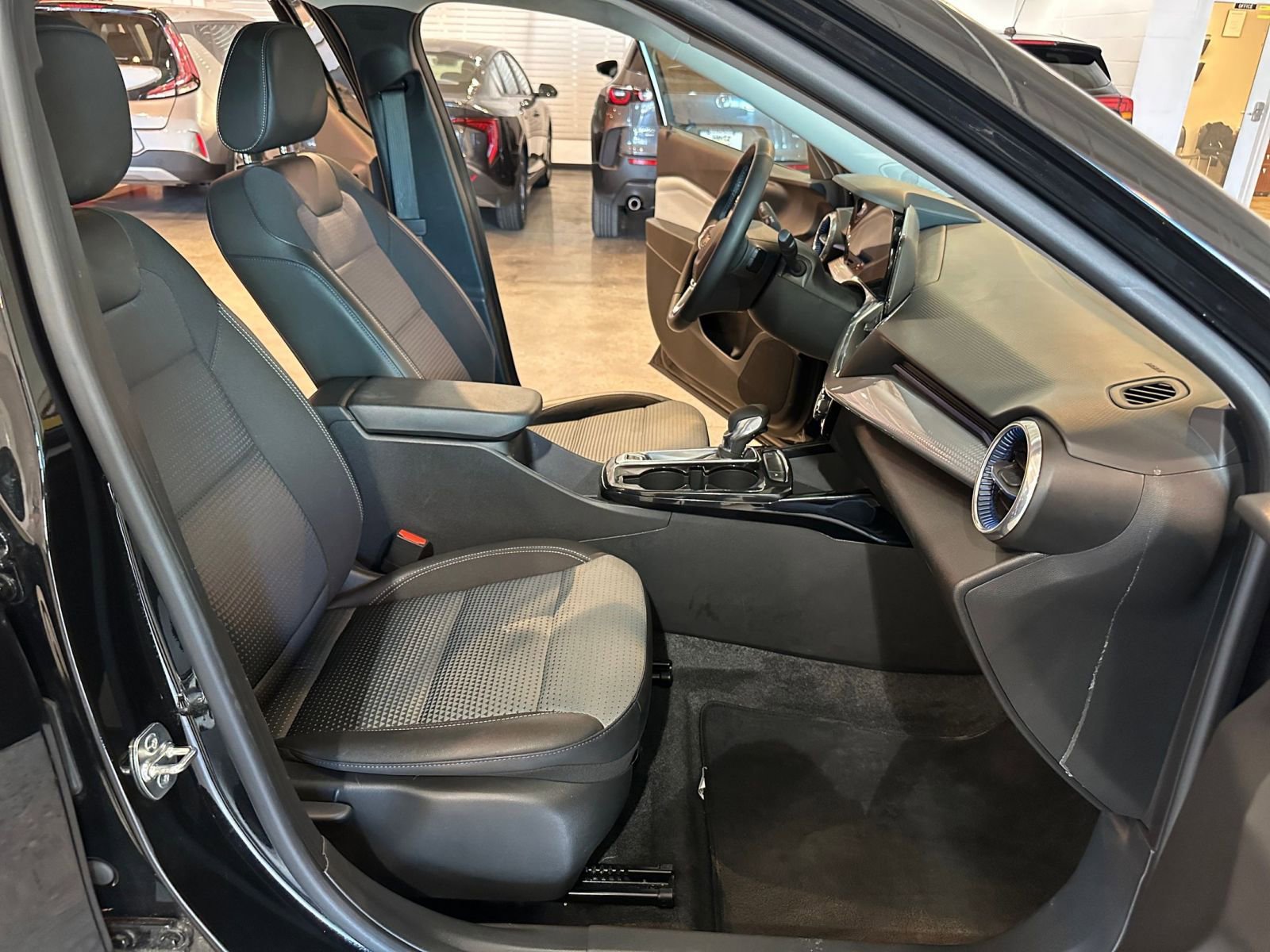 Thumbnail: 2025 Chevrolet Trax - 35