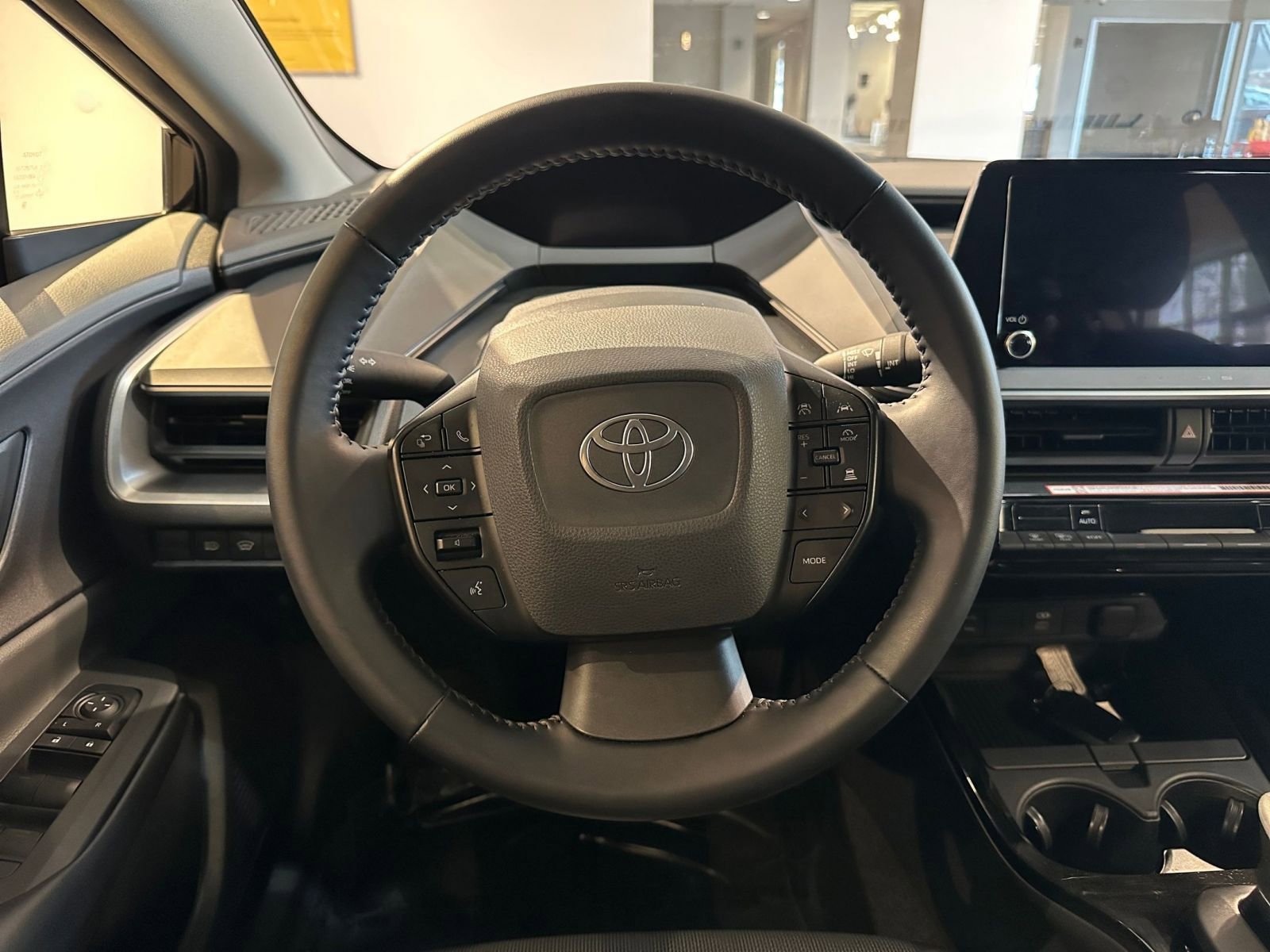 Thumbnail: 2025 Toyota Prius - 28