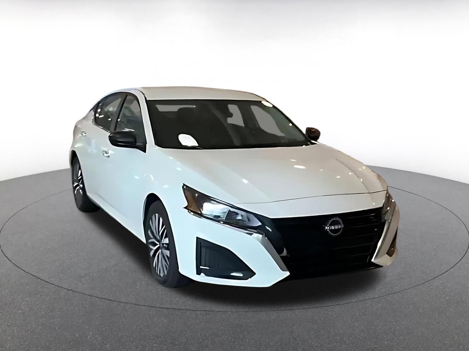 Thumbnail: 2025 Nissan Altima - 12