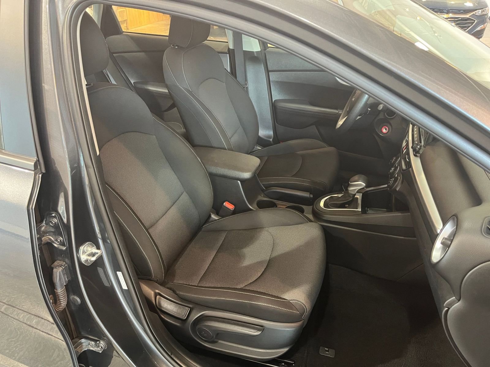 Thumbnail: 2024 Kia Forte - 34