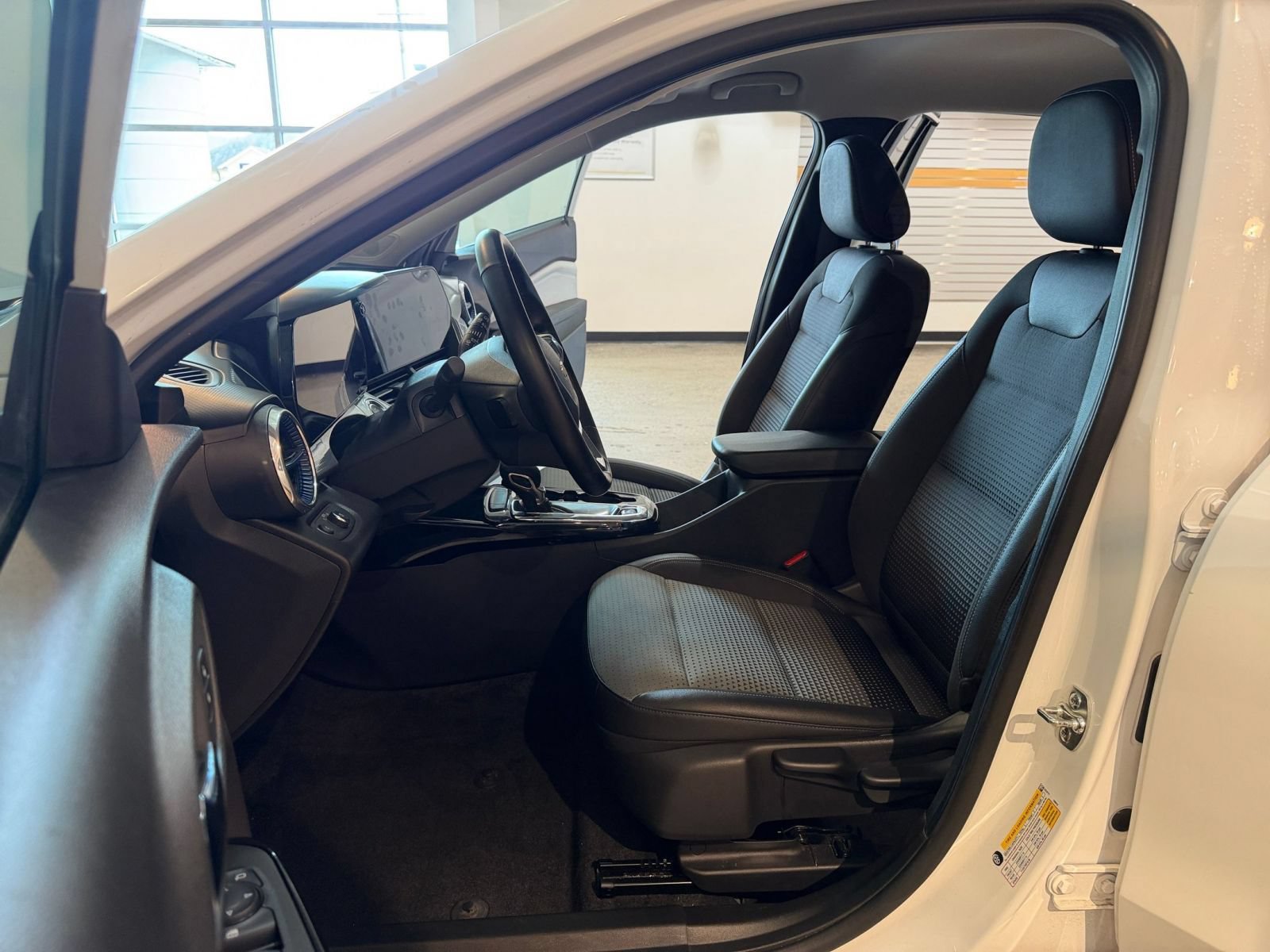 Thumbnail: 2025 Chevrolet Trax - 25