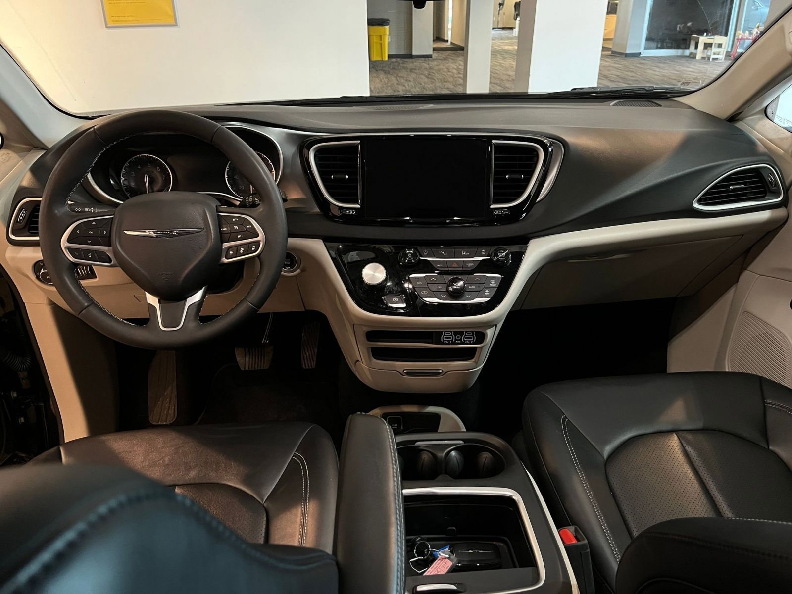 Thumbnail: 2024 Chrysler Pacifica - 35