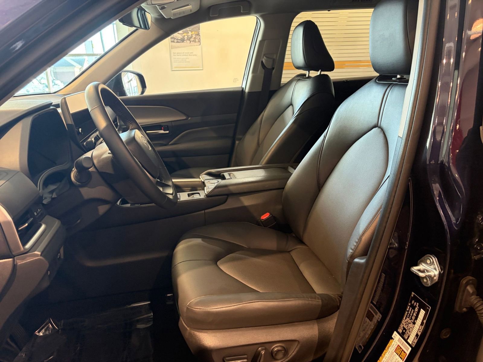 Thumbnail: 2025 Toyota Grand Highlander - 30