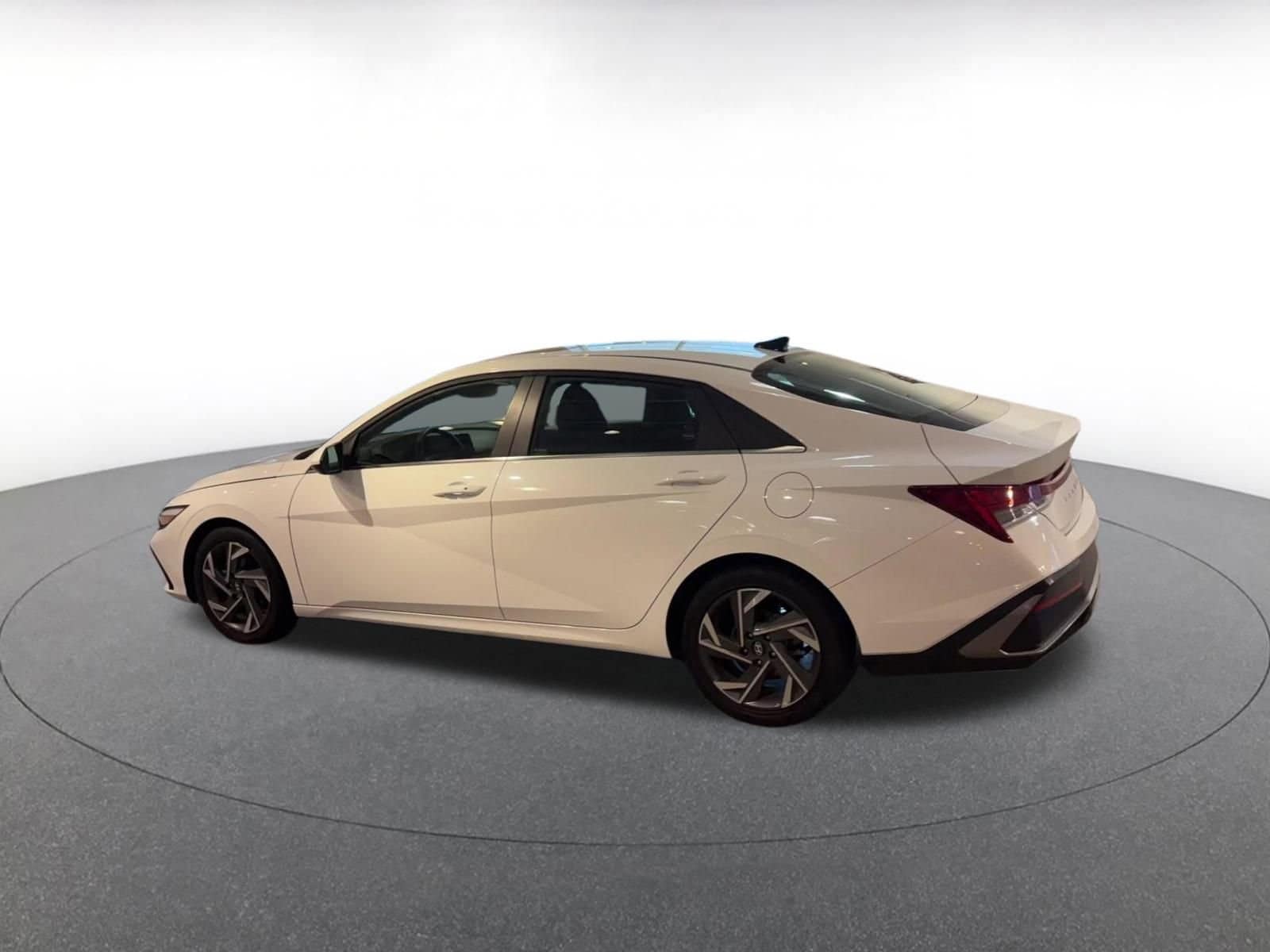 Thumbnail: 2025 Hyundai Elantra - 11