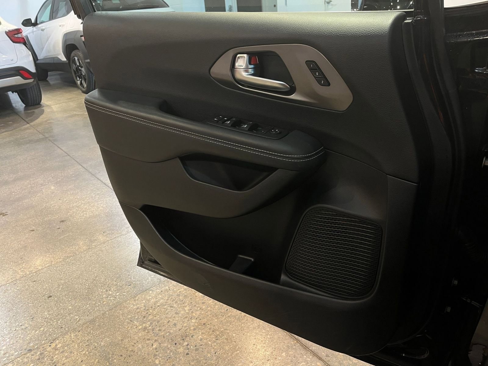 Thumbnail: 2025 Chrysler Pacifica - 20