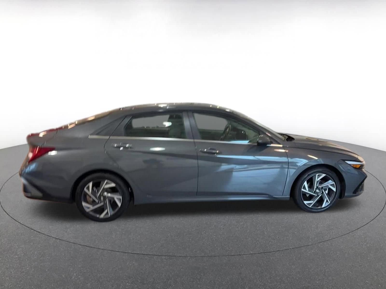 Thumbnail: 2025 Hyundai Elantra - 16