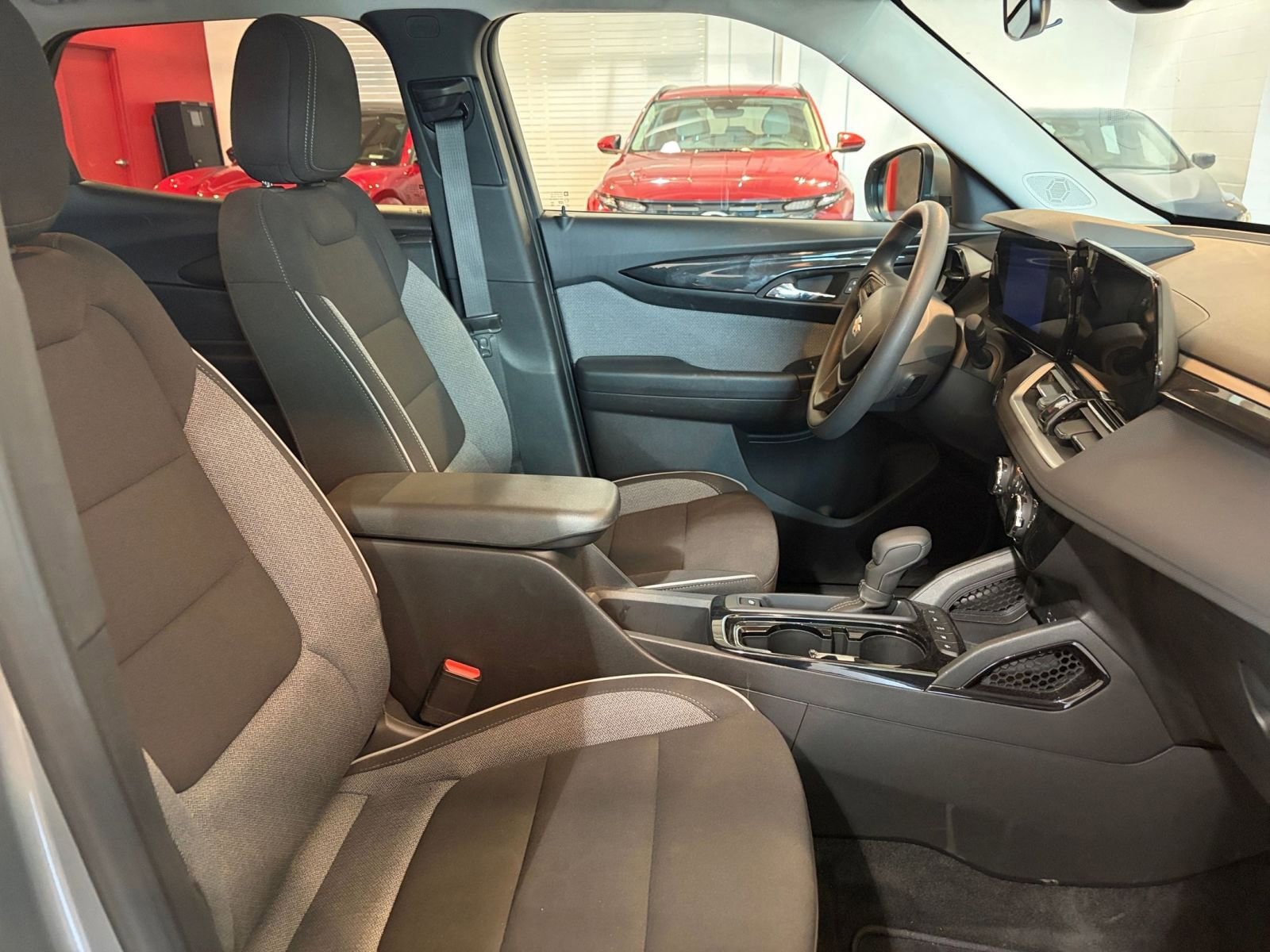 Thumbnail: 2025 Chevrolet TrailBlazer - 34