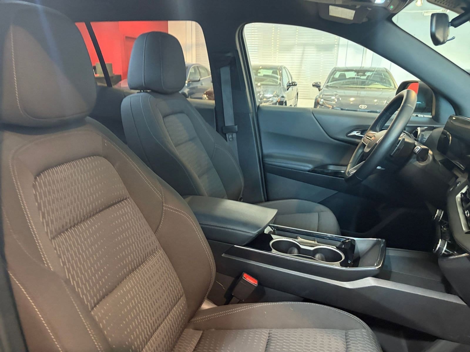 Thumbnail: 2025 Chevrolet Equinox - 35