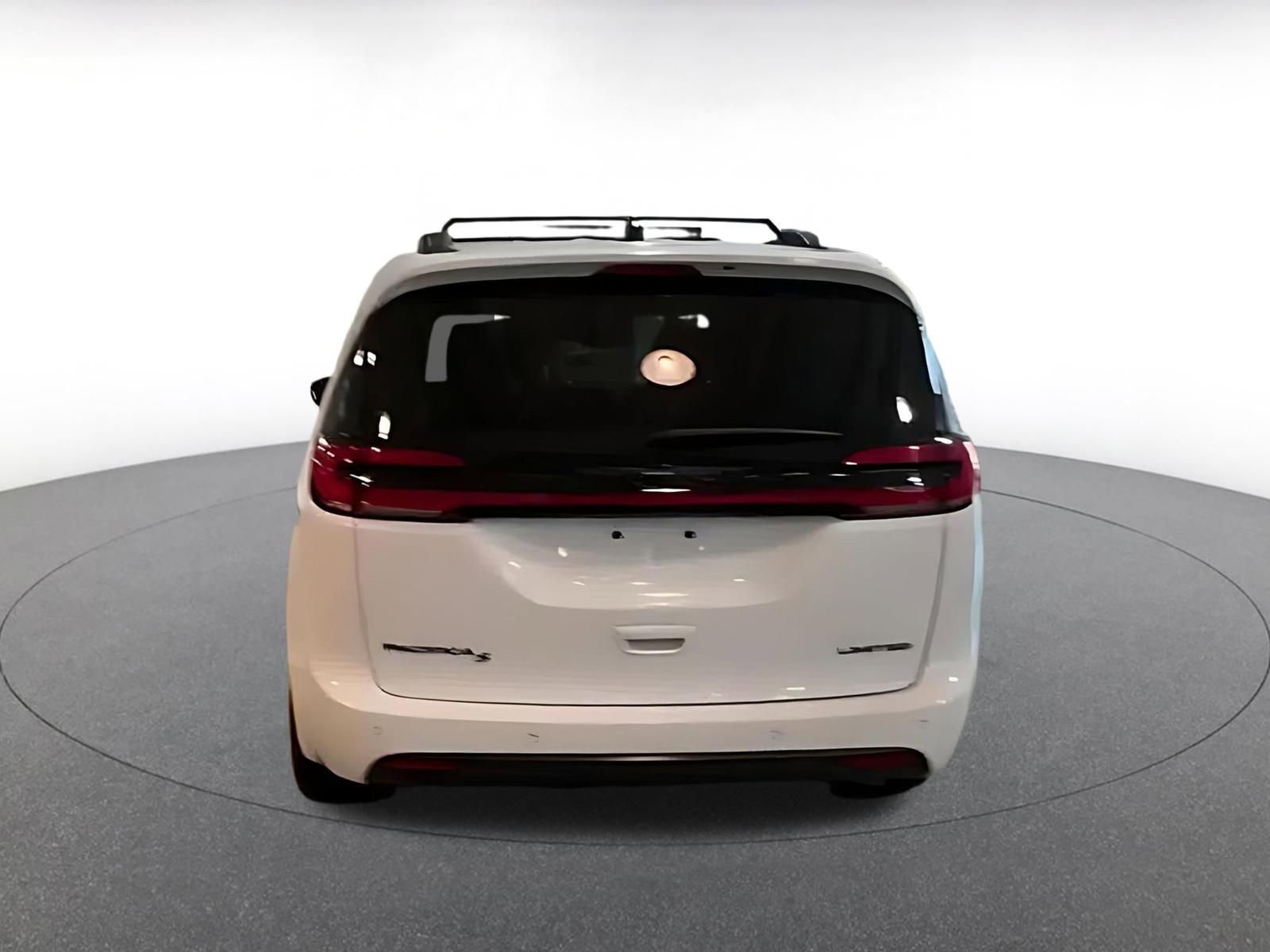 Thumbnail: 2025 Chrysler Pacifica - 12