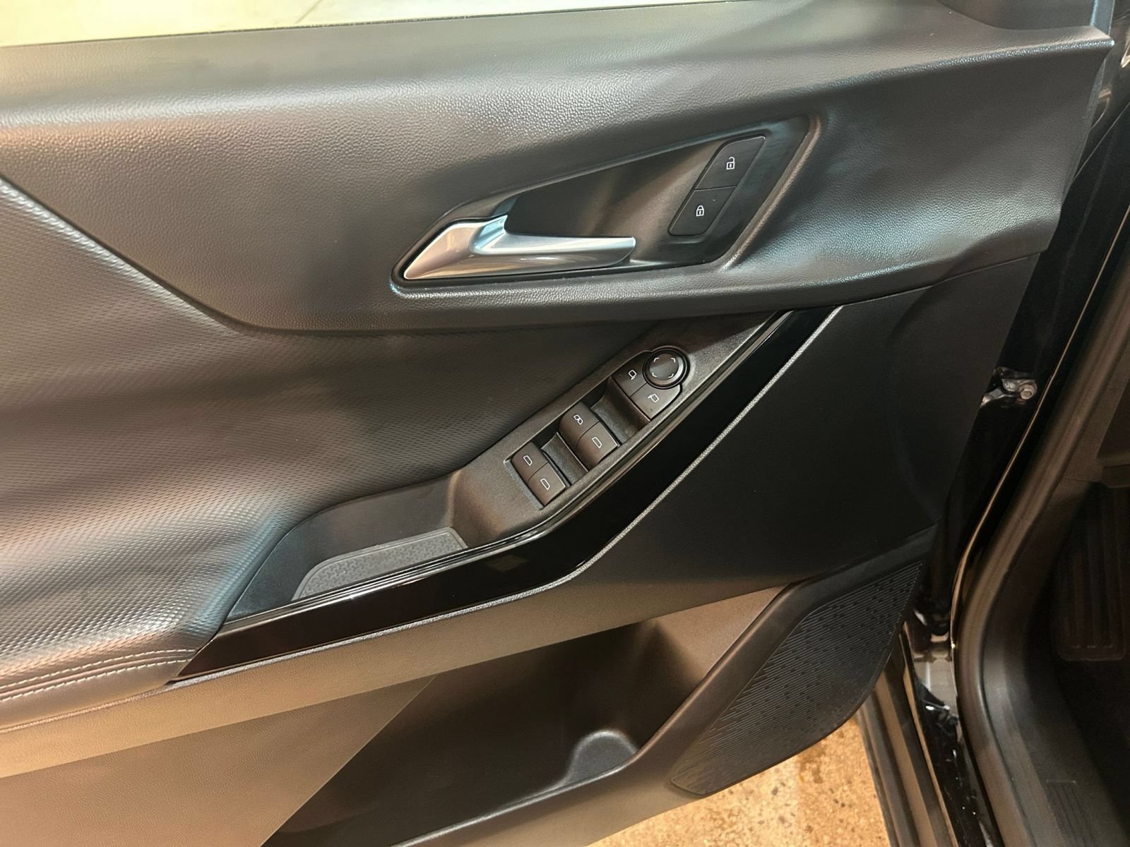 Thumbnail: 2025 Chevrolet Equinox - 18