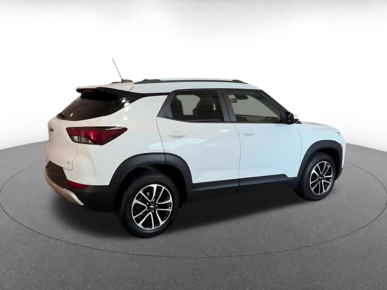 Thumbnail: 2025 Chevrolet TrailBlazer - 12